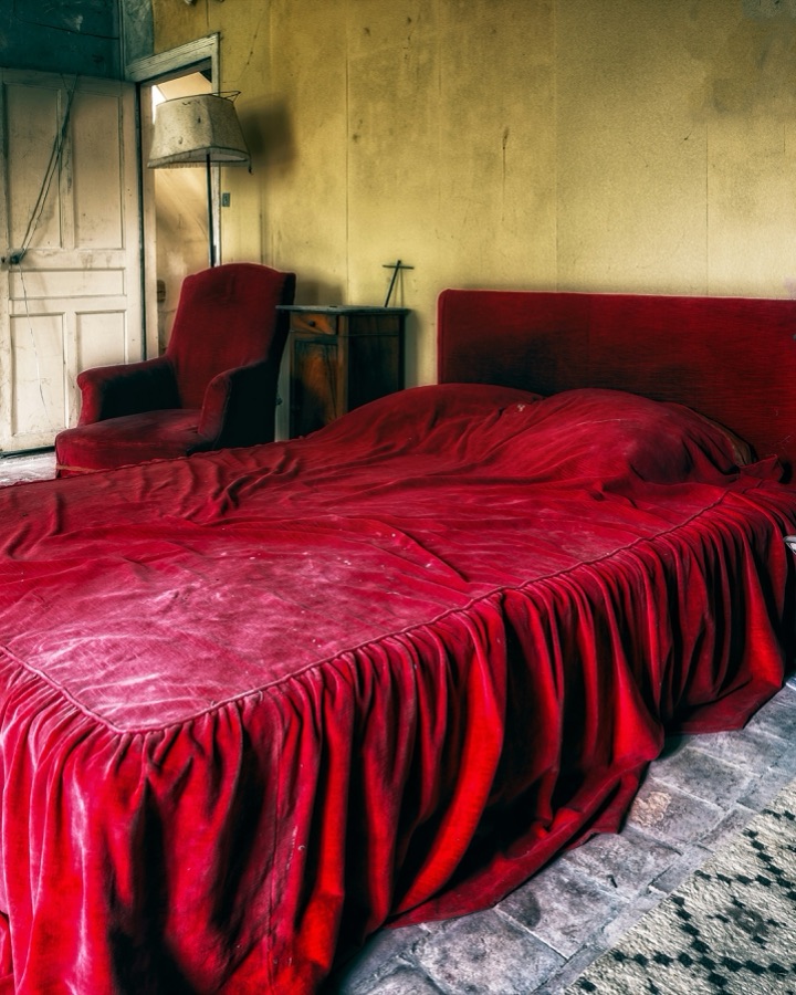 Bedroom before style transfer